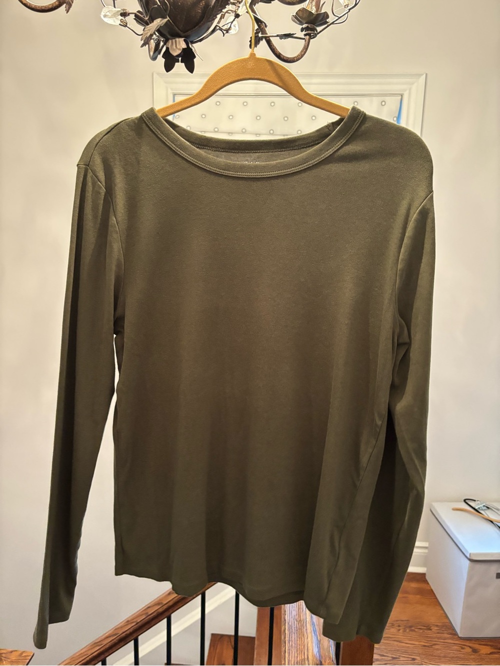 GAP Women’s Olive Green Long-Sleeve Crewneck Cotton Tee